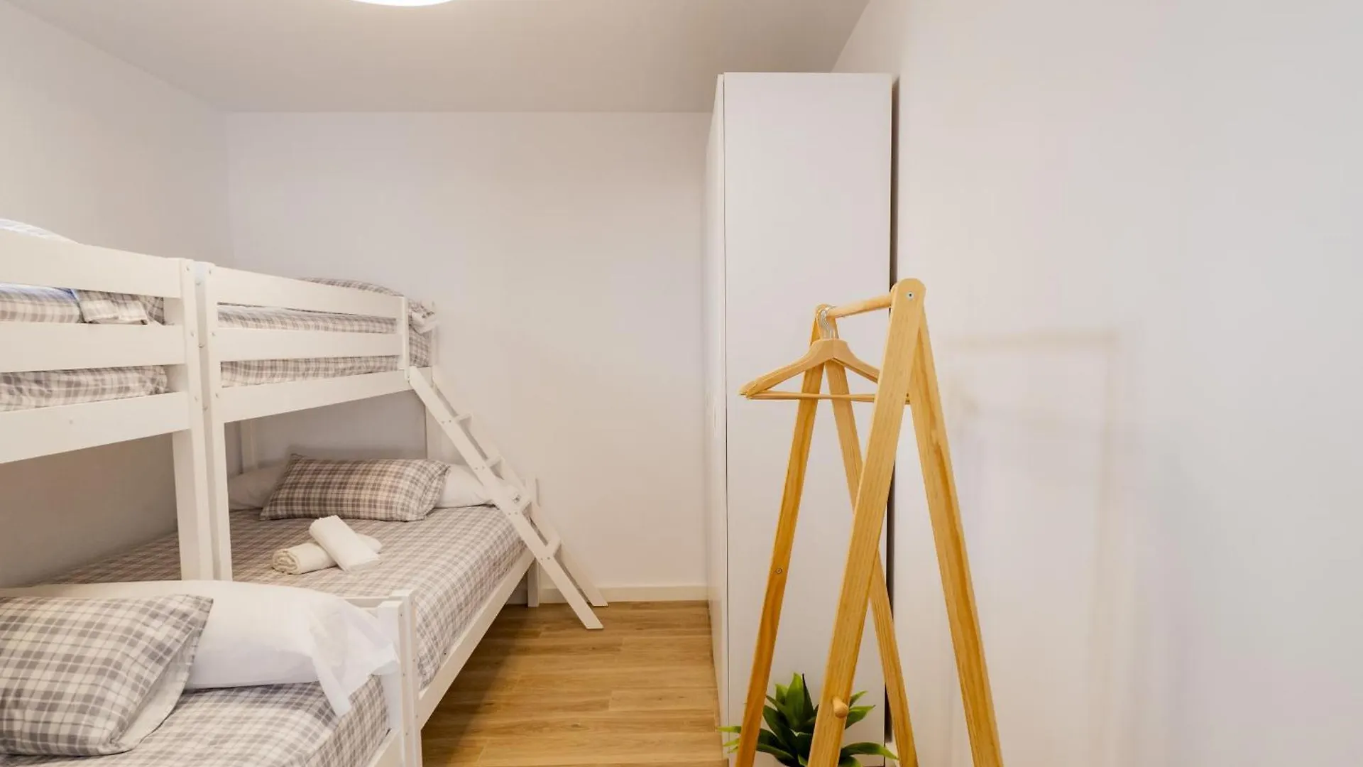 Cubo'S Casa Soles & Football Field Fuengirola Tatil Evi