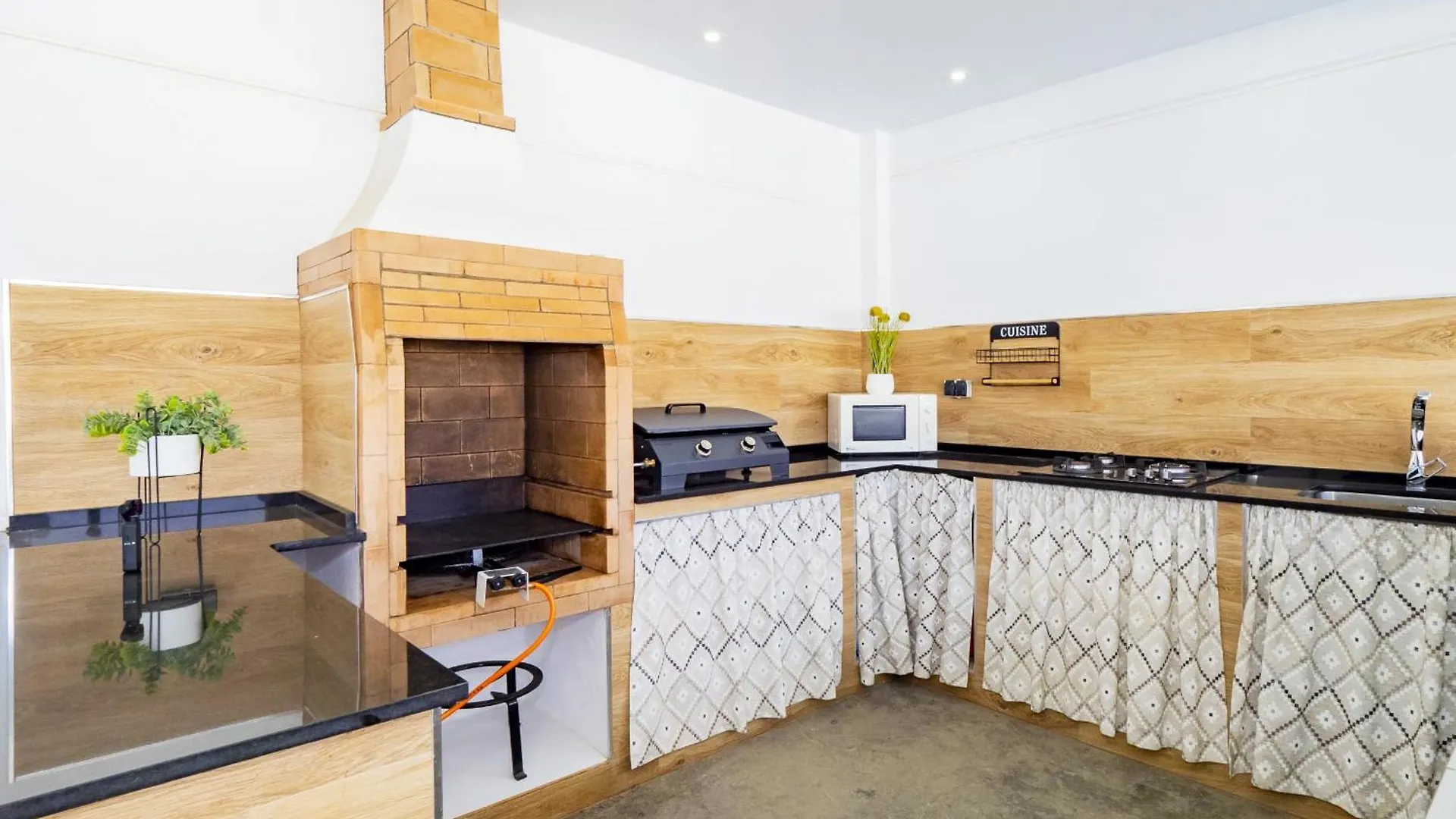 Cubo'S Casa Soles & Football Field Fuengirola Tatil Evi
