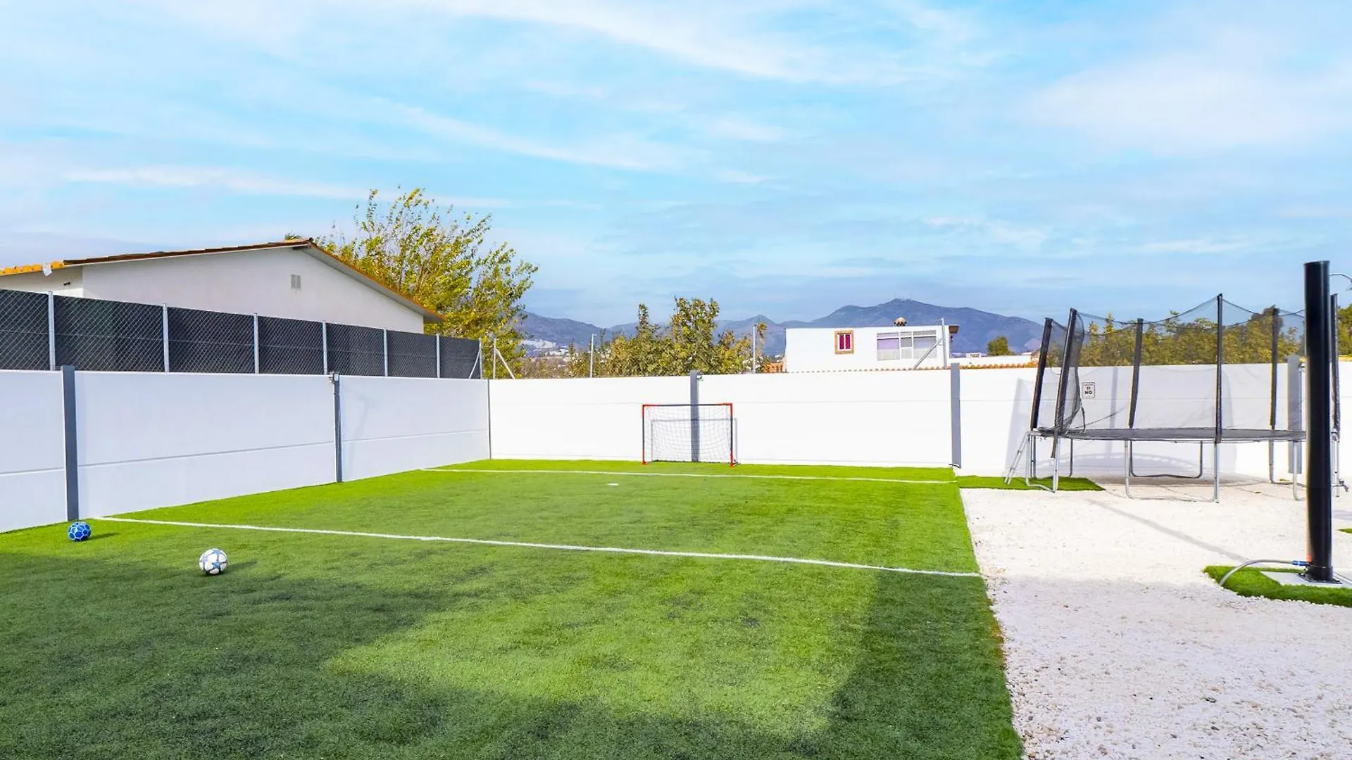 Cubo'S Casa Soles & Football Field Fuengirola Tatil Evi